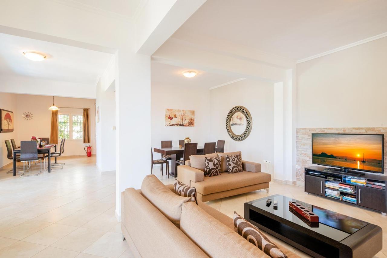 Villa Christina Nisaki  Ngoại thất bức ảnh